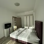 Tanya Apartments Summerland